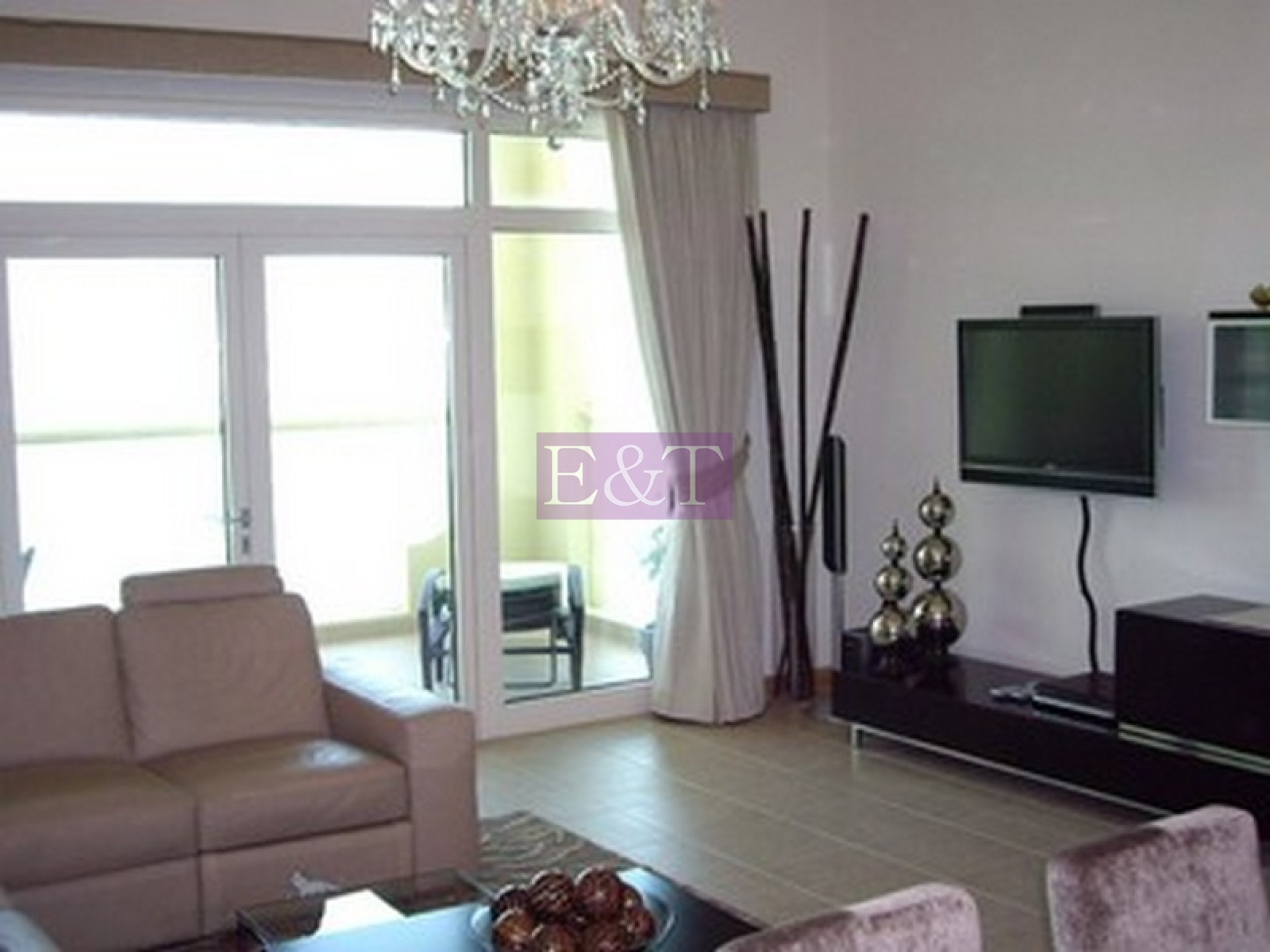 Exclusive |Upgraded and Furnished|Vacant|Sea View